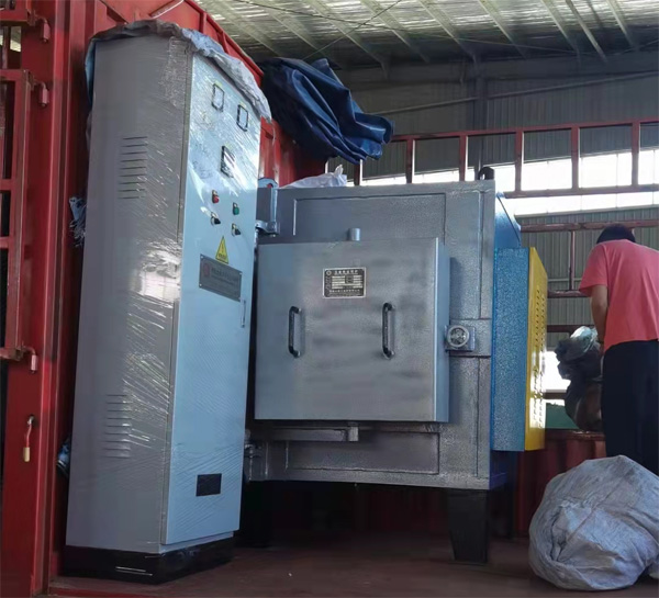 高溫箱式電阻爐裝車發貨了